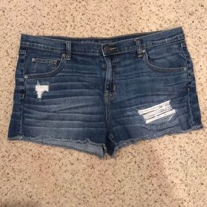 Stretchy jean shorts